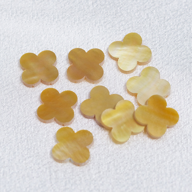 Four leaf clover, seawater, mother of pearl, golden shell, natural yellow plate shell, bare stone accessories, necklace, bracelet, matching