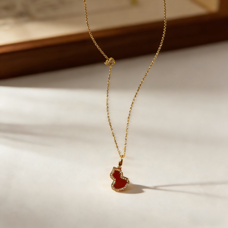 Red Agate Gourd Pendant Necklace