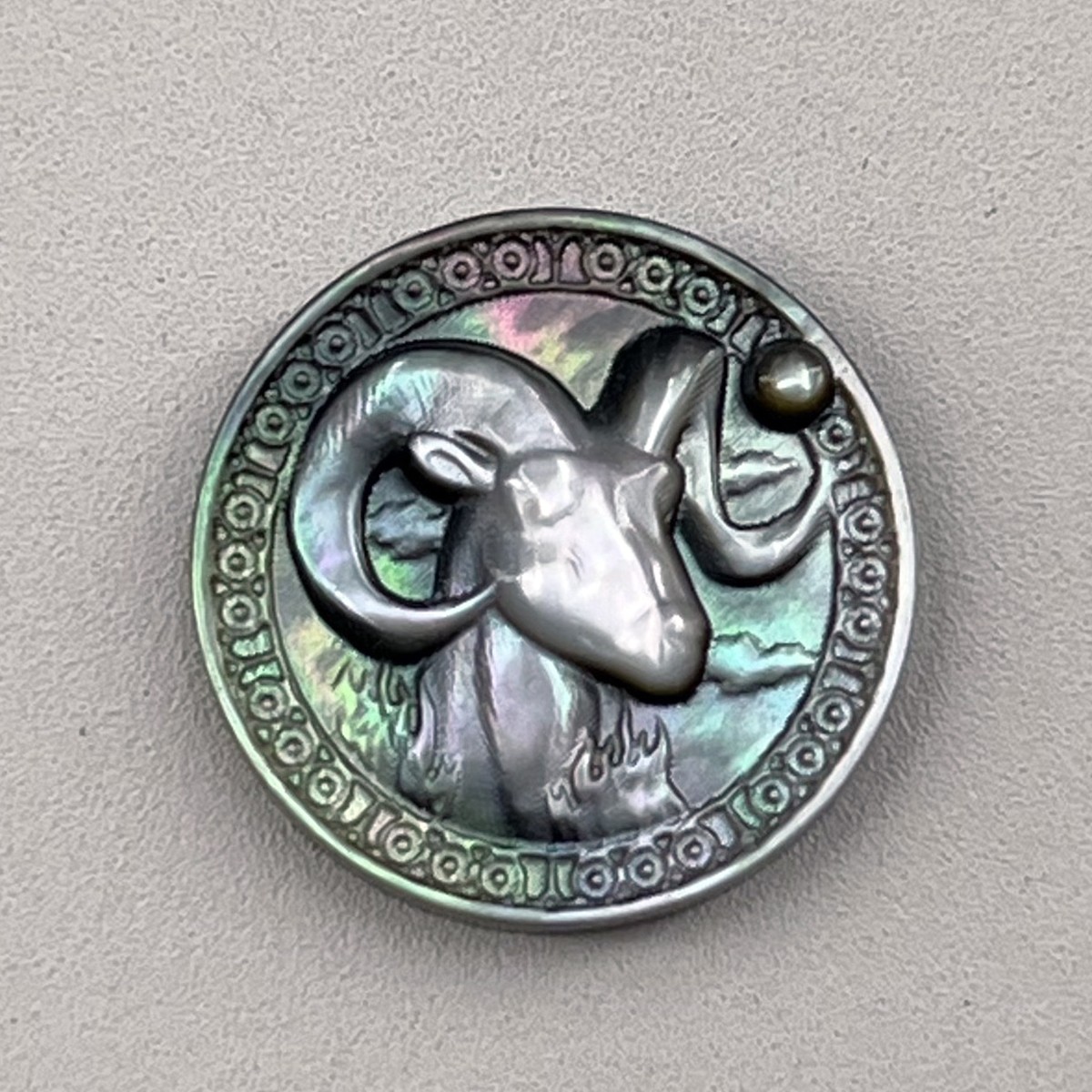 Black Shell Carving of the Twelve Constellations Aries