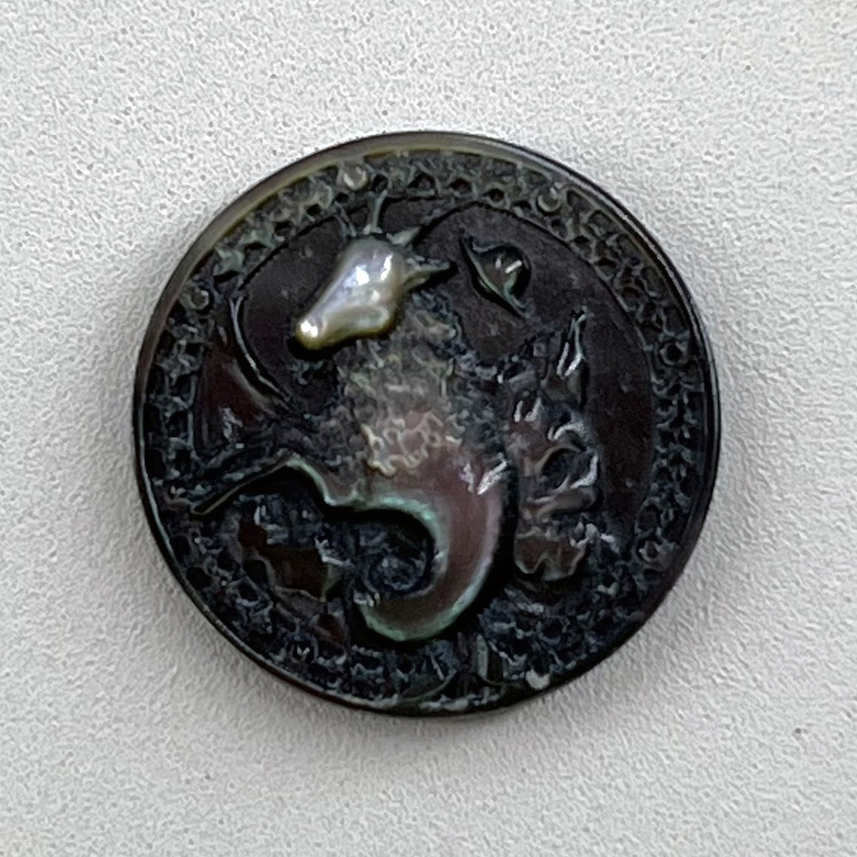 Black Shell Carving of the Twelve Constellations Aries